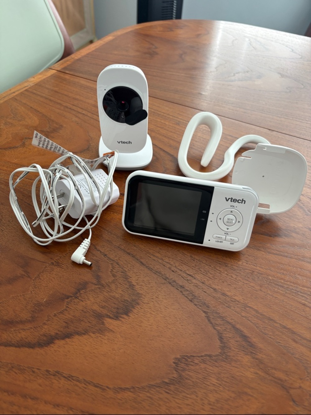 Vtech baby camera/monitor with flexible mount
